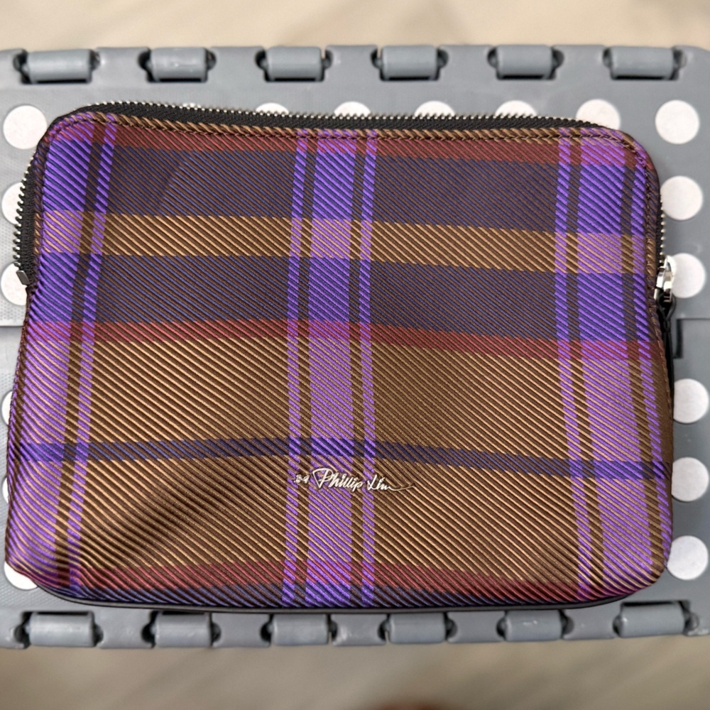 Cosmetic Pouch (31 philliplim)